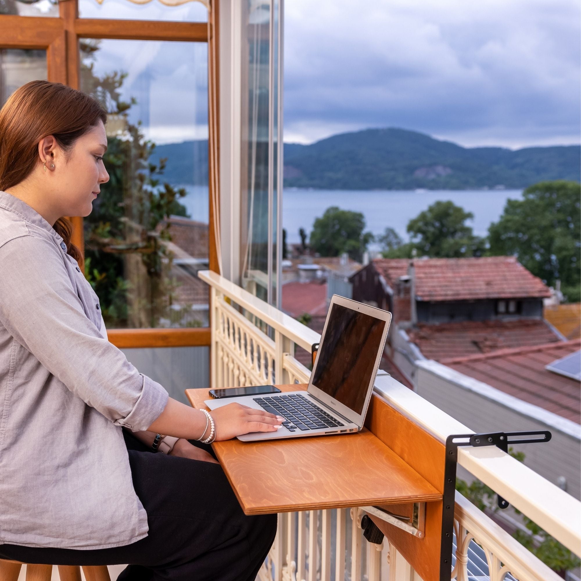 Lara Balkon Masası