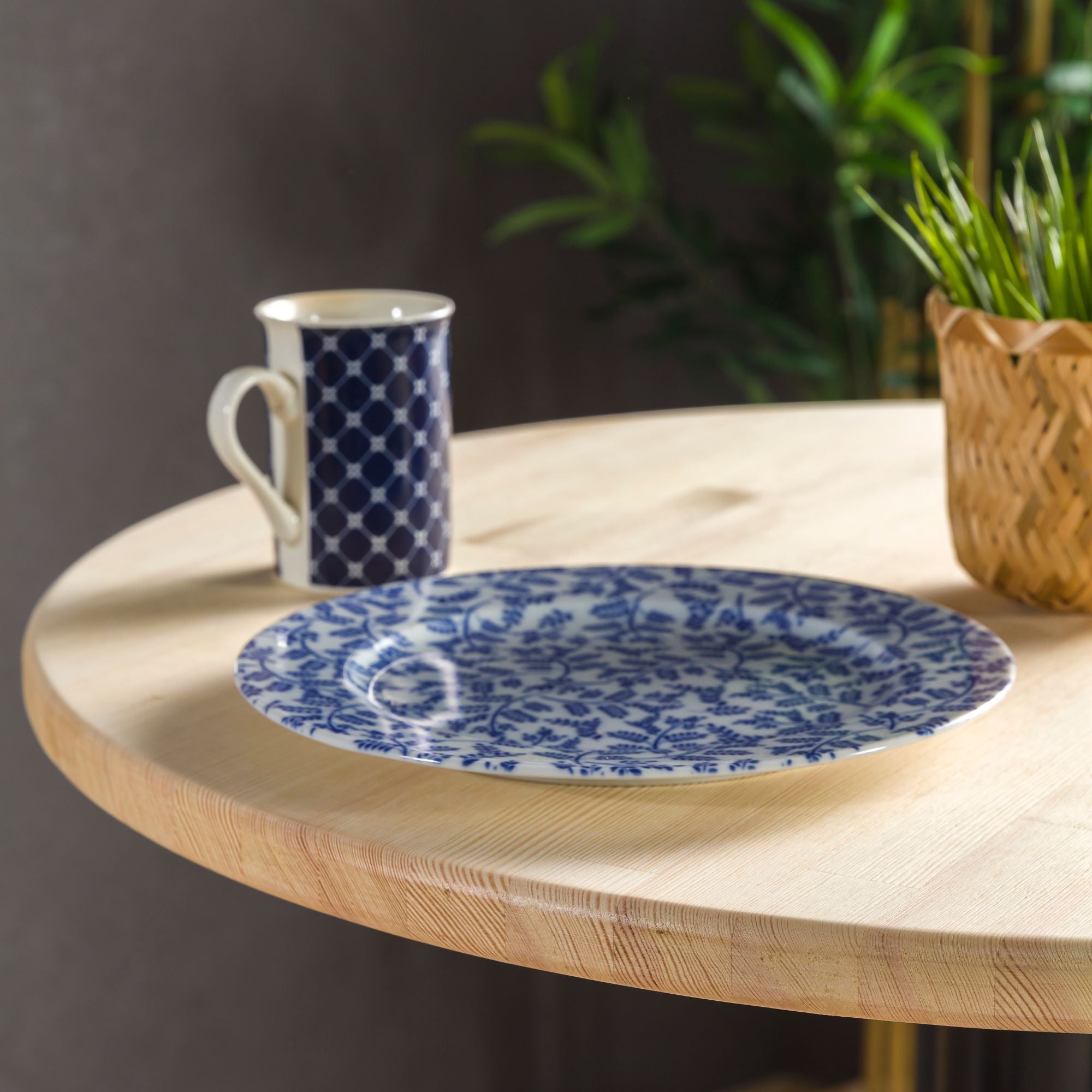 Lila Uzun Bistro Masası